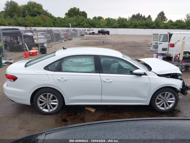 1VWAA7A32MC016270 Volkswagen Passat 2.0t S