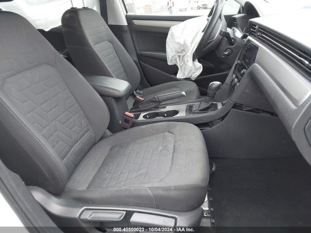 1VWAA7A32MC016270 Volkswagen Passat 2.0t S