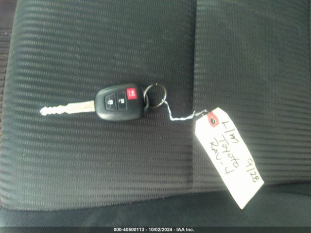 JTMBFREV4JJ738833 Toyota RAV4 LE