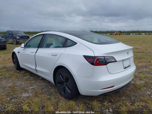 2018 TESLA MODEL 3 5YJ3E1EB1JF086274 Photo 2