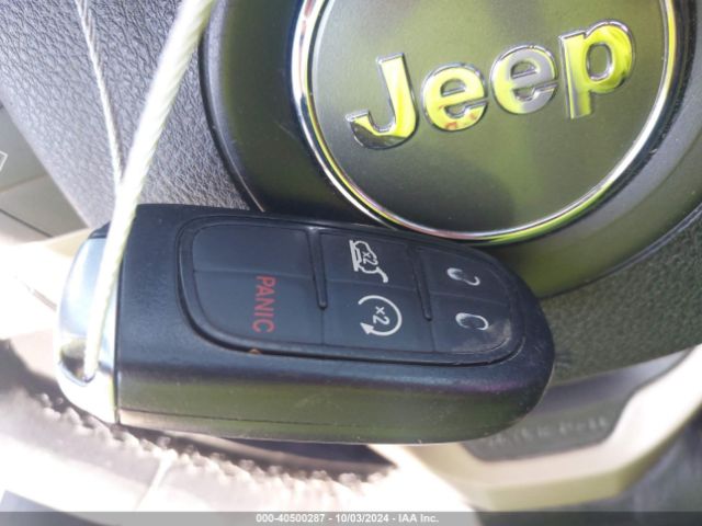 1C4PJLCB1GW307324 Jeep Cherokee 75th Anniversary