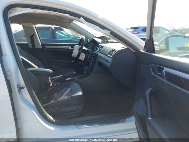1VWDT7A36HC059569 Volkswagen Passat 1.8t R-line