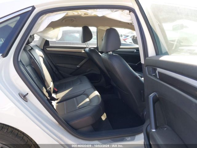 1VWDT7A36HC059569 Volkswagen Passat 1.8t R-line