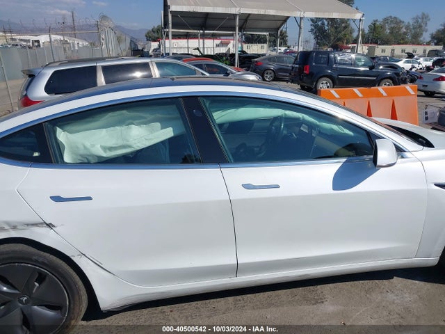 Tesla MODEL 3 2018 5YJ3E1EA3JF161709 Image 24