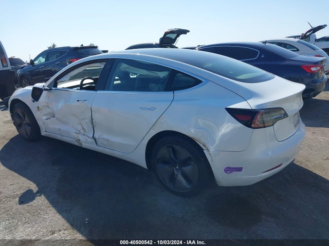 2018 TESLA MODEL 3 5YJ3E1EA3JF161709 Photo 2