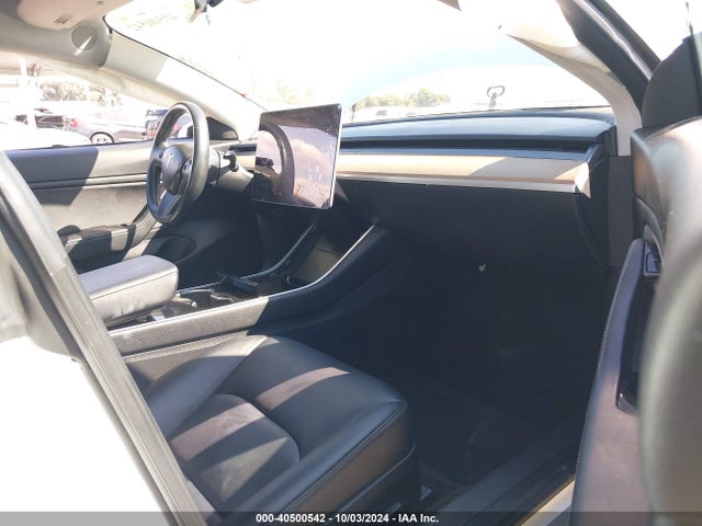 2018 TESLA MODEL 3 5YJ3E1EA3JF161709 Photo 4