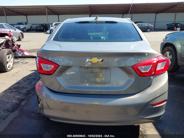 Chevrolet Cruze Lt Auto 2018 1G1BE5SM7J7130625 Image 16