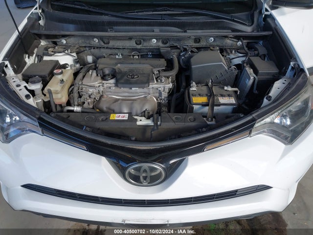 Toyota RAV4 LE 2018 JTMBFREV1JJ729698 Image 10