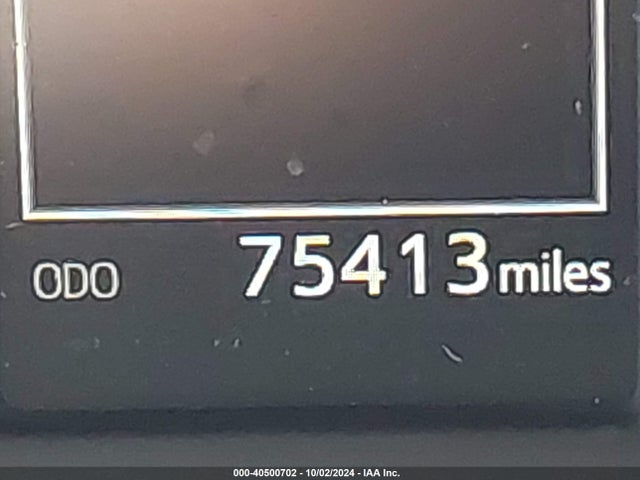 Toyota RAV4 LE 2018 JTMBFREV1JJ729698 Image 15