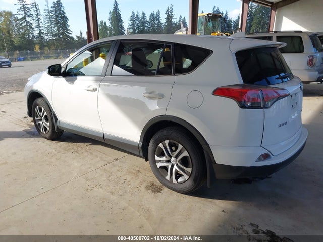 Toyota RAV4 LE 2018 JTMBFREV1JJ729698 Image 3