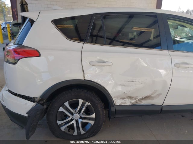 Toyota RAV4 LE 2018 JTMBFREV1JJ729698 Image 6