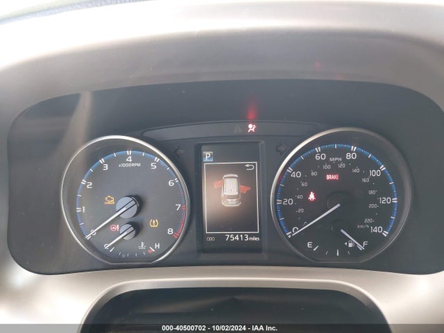 Toyota RAV4 LE 2018 JTMBFREV1JJ729698 Image 7