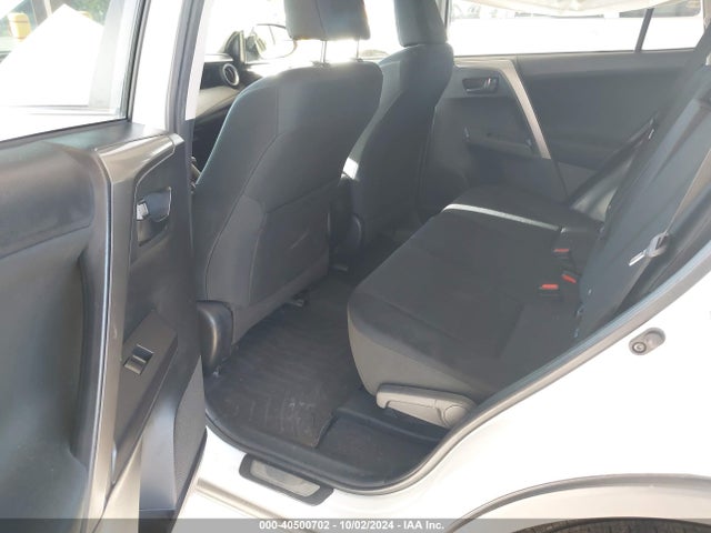 Toyota RAV4 LE 2018 JTMBFREV1JJ729698 Image 8