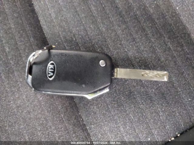 KNDJ23AU1L7083788 KIA SOUL S