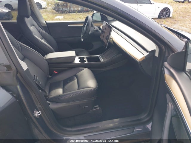 2023 TESLA MODEL Y 7SAYGDEE9PA056198 Photo 4