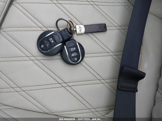 2021 MINI CONVERTIBLE WMWWJ3C05M3M10914 Photo 10