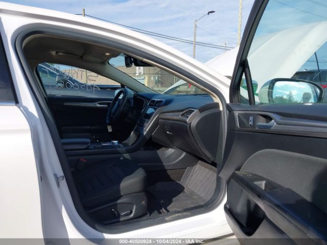 3FA6P0LU9KR113054 Ford Fusion Hybrid Se