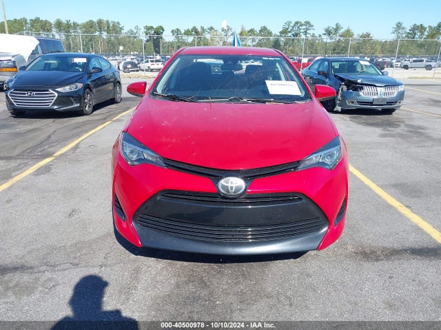 Toyota COROLLA LE 2018 5YFBURHE8JP843131 Image 13