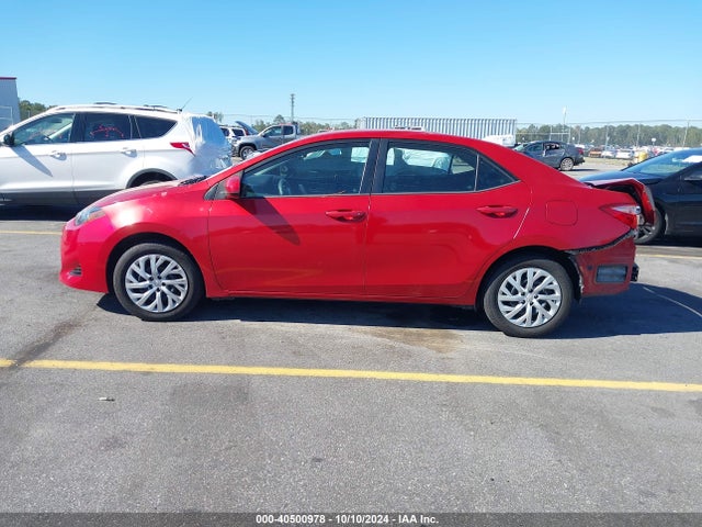 Toyota COROLLA LE 2018 5YFBURHE8JP843131 Image 15