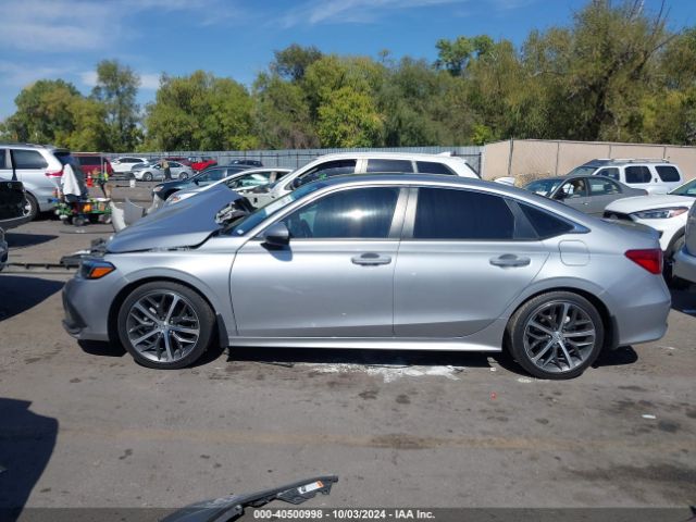 2HGFE1F92NH300957 Honda Civic Touring