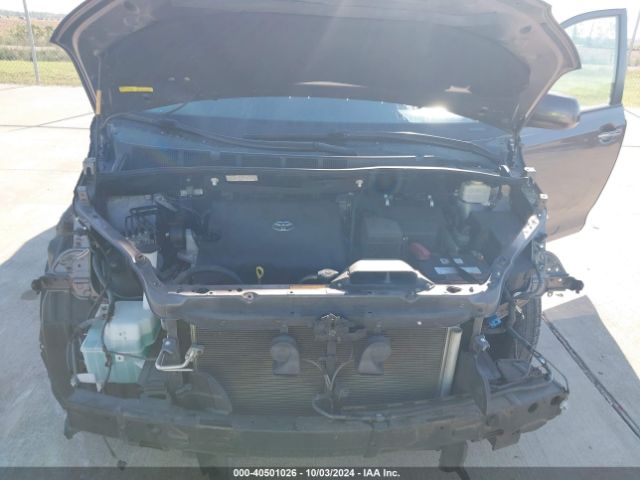 5TDYK3DC4FS592947 Toyota Sienna Xle 8 Passenger