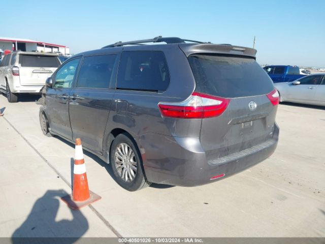 5TDYK3DC4FS592947 Toyota Sienna Xle 8 Passenger