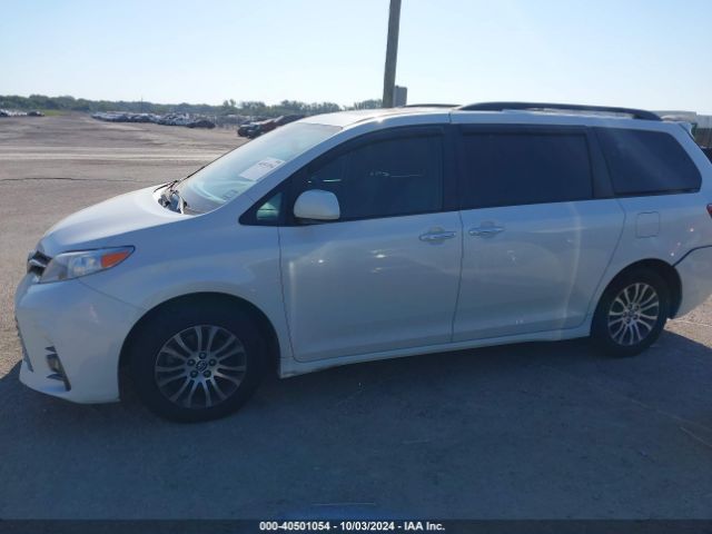 5TDYZ3DC3KS009872 Toyota Sienna Xle 8 Passenger