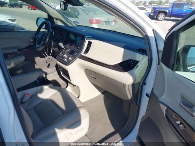 5TDYZ3DC3KS009872 Toyota Sienna Xle 8 Passenger