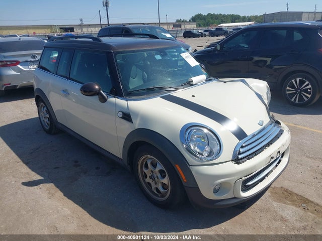 2013 MINI CLUBMAN WMWZF3C54DT490233 Photo 0