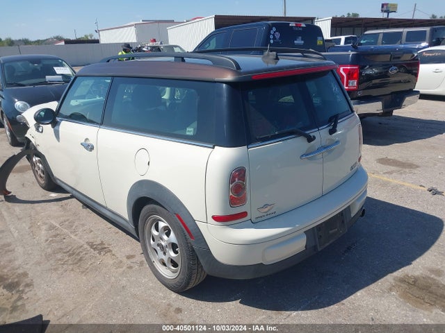 2013 MINI CLUBMAN WMWZF3C54DT490233 Photo 2