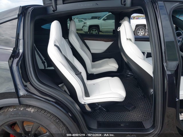 2016 TESLA MODEL X 5YJXCBE48GF000272 Photo 7