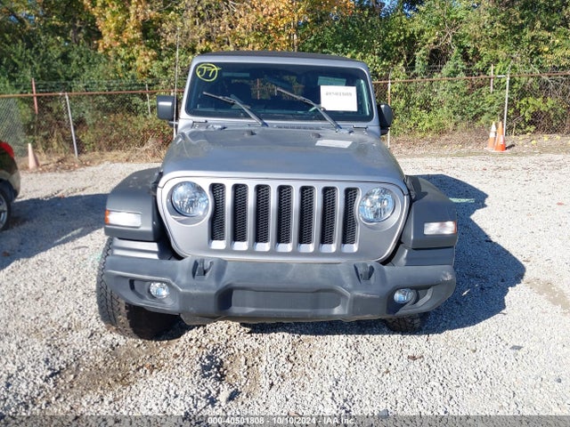 1C4GJXAN9JW225692 Jeep Wrangler Sport S 4x4