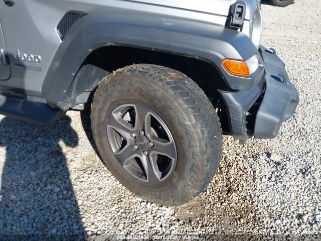 1C4GJXAN9JW225692 Jeep Wrangler Sport S 4x4
