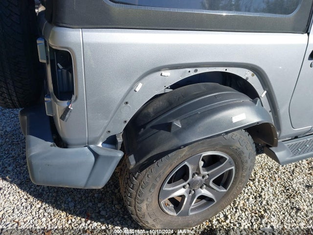 1C4GJXAN9JW225692 Jeep Wrangler Sport S 4x4