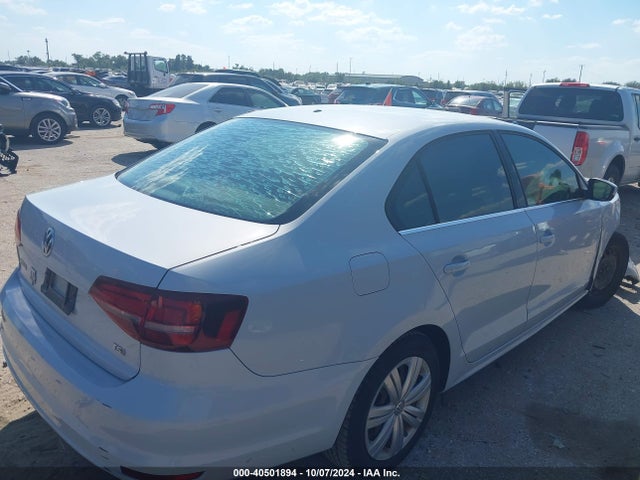 3VW2B7AJ7HM397702 Volkswagen Jetta 1.4t S