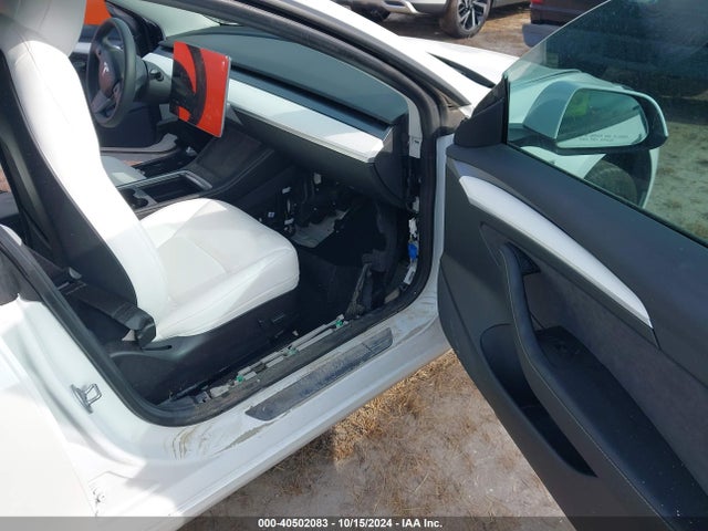 2021 TESLA MODEL 3 5YJ3E1EB1MF094332 Photo 4
