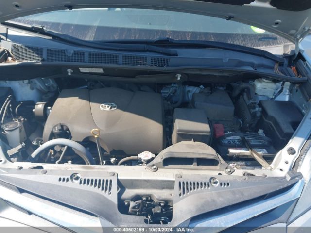 5TDYZ3DC4KS006690 Toyota Sienna Xle 8 Passenger