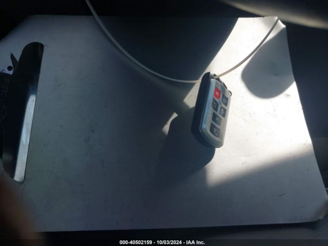 5TDYZ3DC4KS006690 Toyota Sienna Xle 8 Passenger