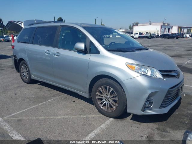 5TDYZ3DC4KS006690 Toyota Sienna Xle 8 Passenger
