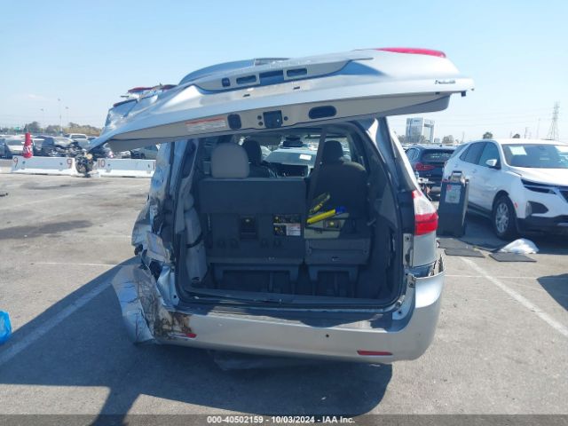 5TDYZ3DC4KS006690 Toyota Sienna Xle 8 Passenger