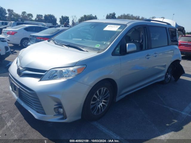 5TDYZ3DC4KS006690 Toyota Sienna Xle 8 Passenger