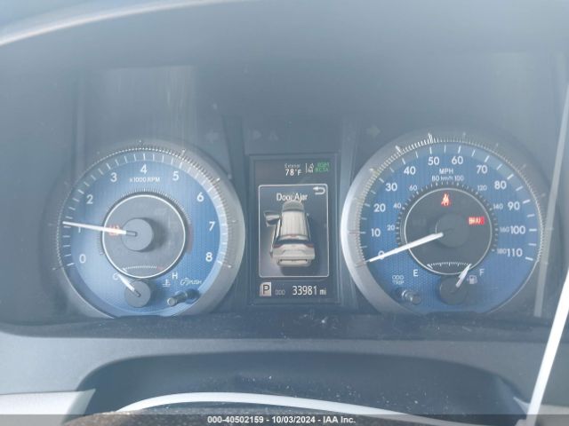 5TDYZ3DC4KS006690 Toyota Sienna Xle 8 Passenger