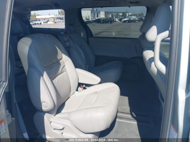 5TDYZ3DC4KS006690 Toyota Sienna Xle 8 Passenger