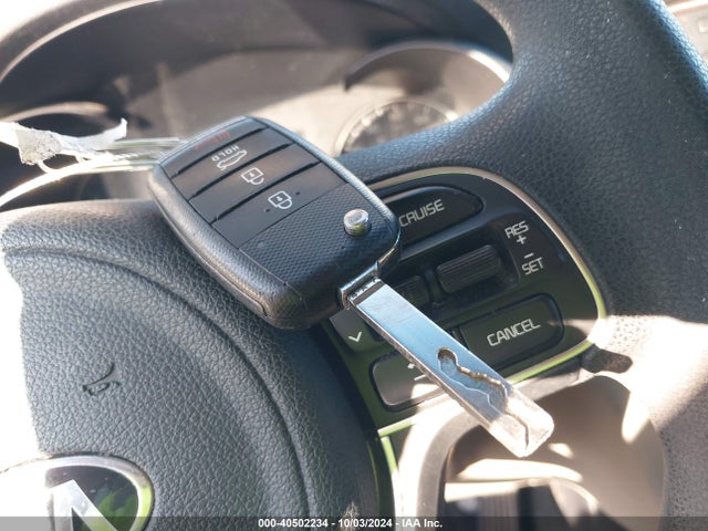 KIA Optima Lx 2017 5XXGT4L30HG136609 Image 11