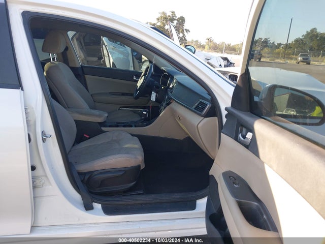 KIA Optima Lx 2017 5XXGT4L30HG136609 Image 5