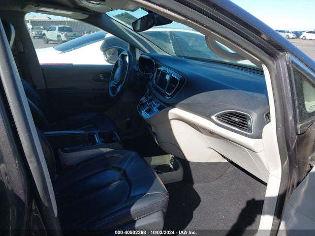 2C4RC1DG4LR164423 Chrysler Voyager Lxi