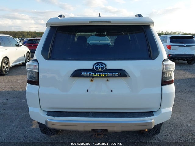 Toyota 4runner Trd Off Road 2018 JTEBU5JR3J5560876 Image 17