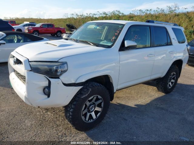 2018 TOYOTA 4RUNNER JTEBU5JR3J5560876 Photo 1