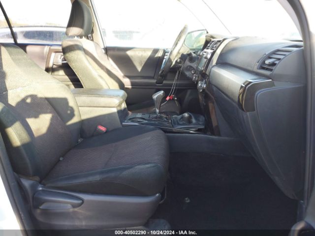2018 TOYOTA 4RUNNER JTEBU5JR3J5560876 Photo 4