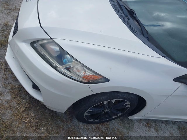 Honda CR-Z EX 2015 JHMZF1D69FS002366 Image 2